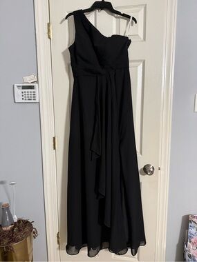 Black One-Shoulder Evening Dress